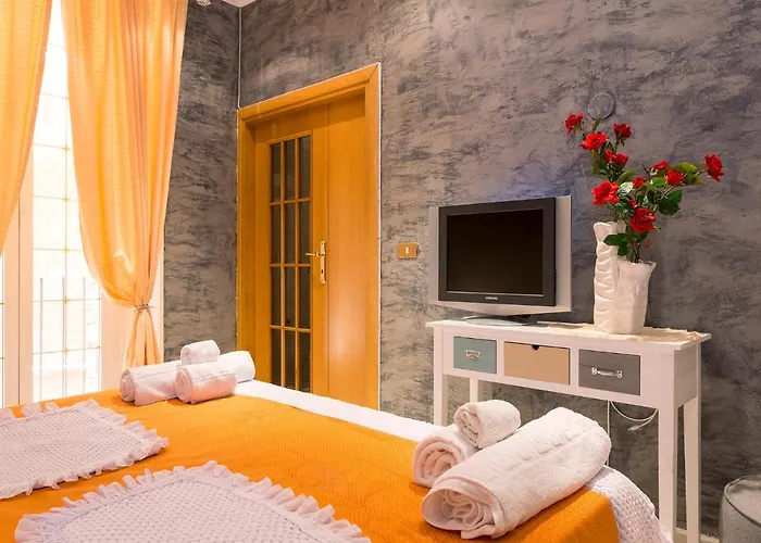 Cavourcolosseumapartment Апартаменты Рим