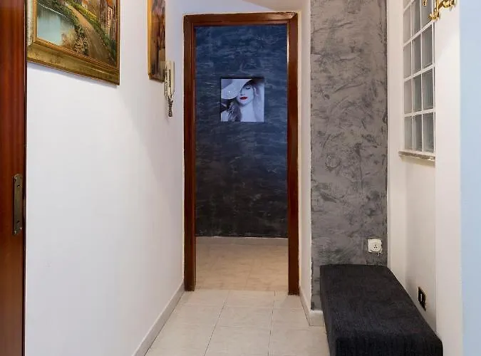 Cavourcolosseumapartment Апартаменты *